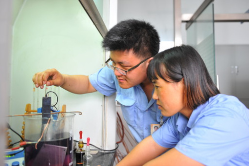 ����з���Ա���ڹ۲��ǿ�ȸ���Ƭ���п���Ͻ���������������ѡ���Ӱ���� ��