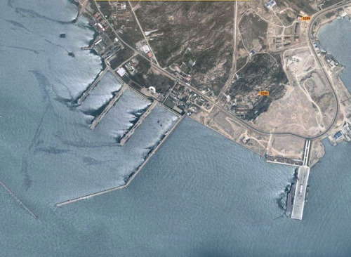 中国航母军港俯瞰卫星图中华神盾将大量进驻海南《汉和》揣测,根据