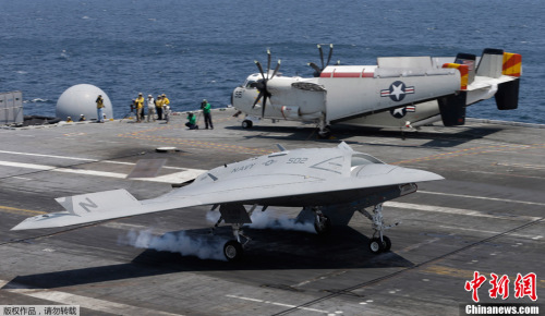 ������X-47B���˻����轵�亽ĸ������Ϊ�����������ձ���ʱ��