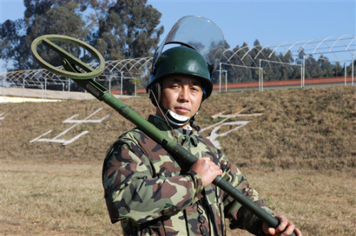 ѵ���еĳ´��١����Ա� ��