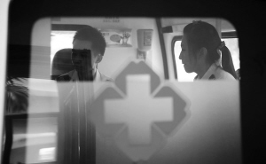 ҽ����Ա�ھȻ����ھ������ˡ�