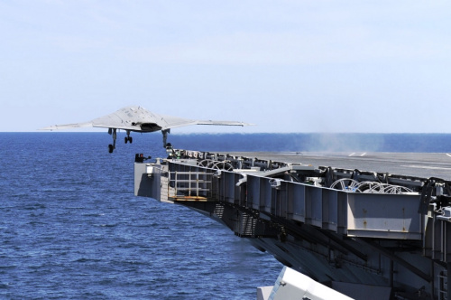 X-47B���˻�������ĸ�����˲��