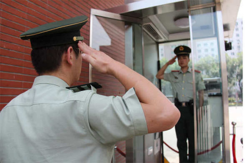 8月5日中午,中队干部准备接哨 8月5日中午,中队干部准备接哨