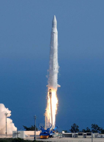 韩国“罗老”号火箭发射瞬间 韩国“罗老”号火箭发射瞬间