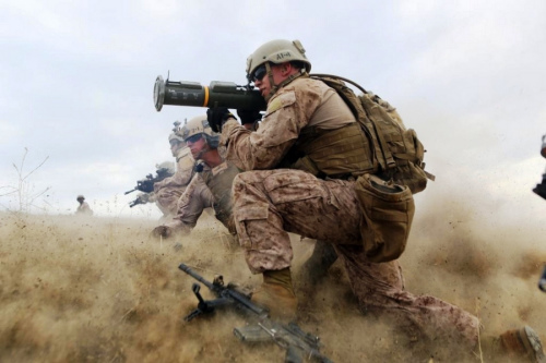 美军陆战队实弹攻击演练(组图) 美军陆战队实弹攻击演练(组图)