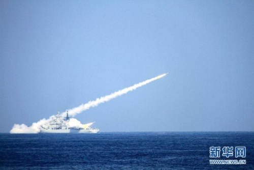 10月17日,导弹驱逐舰139舰实射导弹。 10月17日,导弹驱逐舰139舰实射导弹。