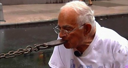 ��Ȼ�Ѿ�90���꣬������˹̹���������ɺܺ�