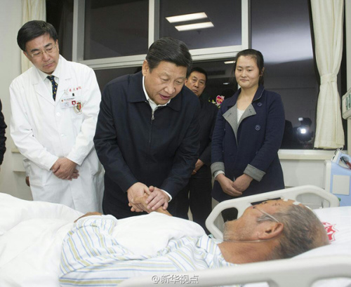 24�����磬��ɽ��ʡ�����ϰ��ƽ�����ר��ǰ���ൺ��ѧ����ҽԺ�Ƶ���Ժ�����п�����11��22����ʯ�����͹���й©������ȼ�¹�������Ա�������ѯ����Ա����������87������Ѧ���������飬����ҽ����Ա�������ƻ�����ʹ�������տ�����ϰ��ƽ����������������Ա�����������Ǳ�ʾ����ο�ʡ�