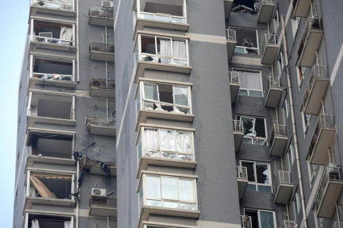  11��25���峿6ʱ���������б��������·�еǴ��õ�25���һ��סլ������ը����𡣾ݳ���������������Ȼ��й©����ı�ը��Ŀǰ�¹��Ѿ����1������7�����ˡ����߱���ʱ��������ҽԺ���Σ�¥��170�໧��ɢ����ȫ����<a target='_blank' href='http://www.chinanews.com/'>������</a>�� ��Զ ��