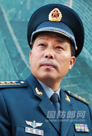 中国空军新闻发言人申进科空军上校(资料照片)。 熊华明 摄 中国空军新闻发言人申进科空军上校(资料照片)。 熊华明 摄