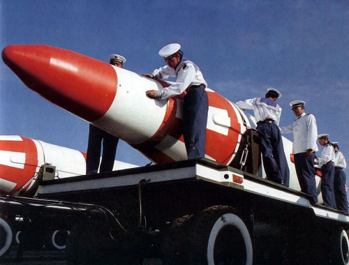 巨浪2可从渤海直打洛杉矶 潜艇差影响战力(组图) 巨浪2可从渤海直打洛杉矶 潜艇差影响战力(组图)