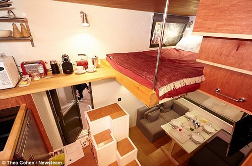 佩奇博士仅用4个小时,就建成了这个功能俱全的立体房屋。 佩奇博士仅用4个小时,就建成了这个功能俱全的立体房屋。