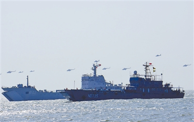 上图:联合演练现场 王立波摄 上图:联合演练现场 王立波摄