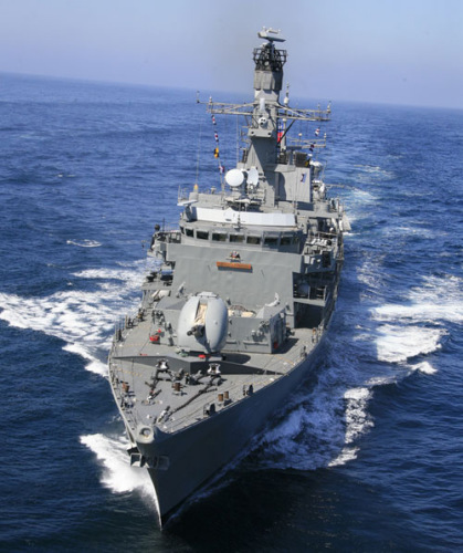 智利海军装备的二手的英国23型护卫舰.