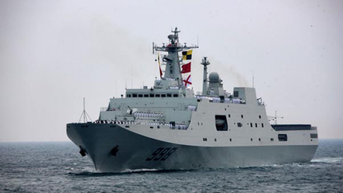 昆仑山号船坞登陆舰