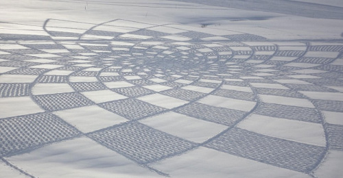 Ӣ��������˫����ѩ���ϴ���ľ�������