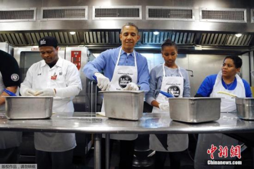 ����ʱ��2014��1��20�գ�������ʢ�٣�������·�¡�������յ��죬��ͳ�°�����������Ъ���Լ�����Ů���μ�����������Ŀ���䵱־Ը�������ʳ�� 