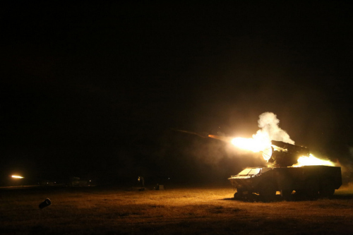 解放军红旗-7B导弹夜间拦截(组图) 解放军红旗-7B导弹夜间拦截(组图)