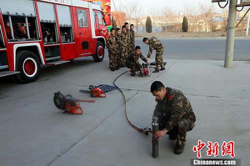 ���ڸչ��������������֧�ӡ����ϡ�Ͷ�붬�������У�Ϊ�������Ԯ�������ͼΪ�������ٱ�ͨ��ʵ����ʾ��������߼�Ԧװ����������