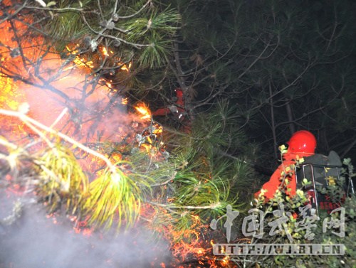 �侯ɭ�ֹٱ���һ���˾Ȼ��֡� 