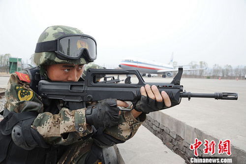 �侯�ٱ��ڷ���ѵ����