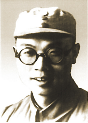 Ԭ��ƽ��ǰ��Ӱ