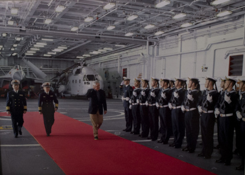 美国防长参观中国海军辽宁舰(组图) 美国防长参观中国海军辽宁舰(组图)