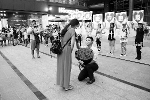 4��26�գ�СԬ��С������ֳ���