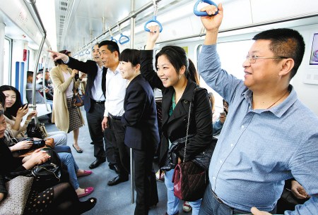 ���������磬���ܹ��ᡢ�н�ͨ����������֯180����ģ���Ƚ���������ڹ����ͨ1����һ�ڸ�����վ�����챱·վ�Գˡ��ݽ��ܣ����Ǹ߼ܶ�ӭ�������������ߡ������� �ܽ� �� 