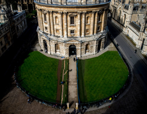 ���¿����㳡�������ǻ��ε����¿����ͼ��ݡ�