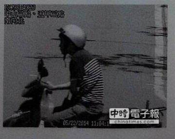 短发女子盗窃时的监控录像。中时电子报图片 短发女子盗窃时的监控录像。中时电子报图片