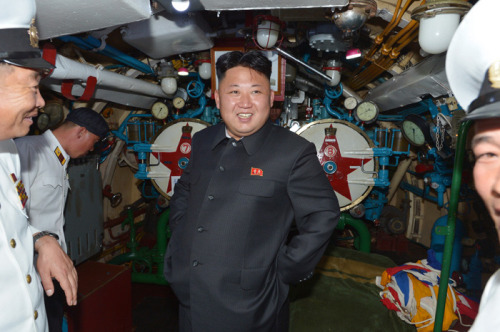 �ݳ���ý��16�ձ�������������쵼�˵��ϳ���Ǳͧ��ָ��ѵ����