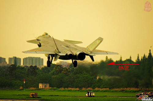 新版歼20疑换用新型发动机 挑战单发起降(组图) 新版歼20疑换用新型发动机 挑战单发起降(组图)