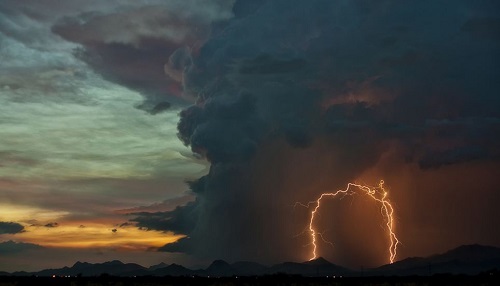 ����ɣ�����ڼ��缾������д��������ꡣ���㱩����ķ��պܴ�����ƽ��ÿ����51�������׵�Ϯ����