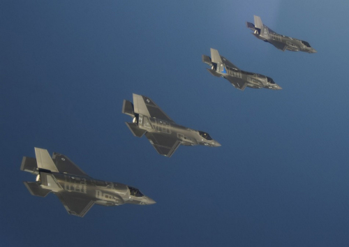 ����ͼ���������ҷֱ�ΪӢ��F-35B������F-35C��F-35B��F-35A