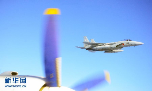 �ձ�F-15Я���ֽ������й�����(��ͼ)