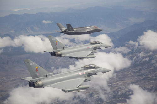 �׼���̨�硱���F-35Ѳ����ɽ(��ͼ)