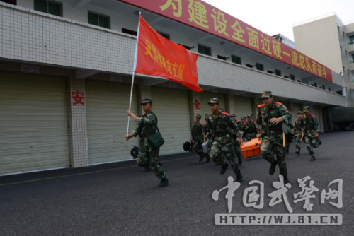 武警四川德阳支队防震演习确保能第一时间赴灾区