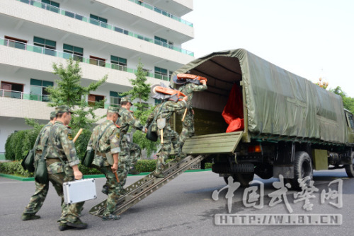 武警四川德阳支队防震演习确保能第一时间赴灾区