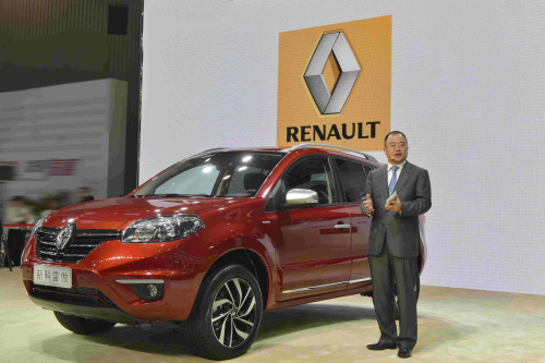 科雷傲携手篮球巨星托尼·帕克亮相成都车展