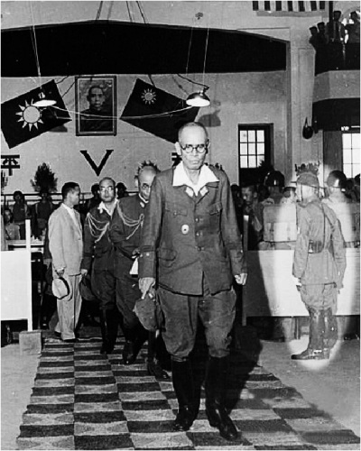 ����������������ʷ��Ƭ���ұߵ��ܱ�������ͥ����