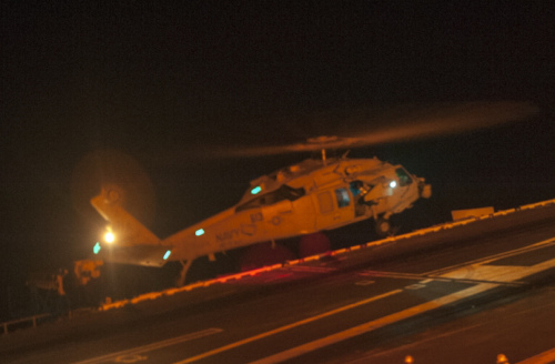 ����˴�ײ���¹��Ѿȵĵ�15����ս��ֱ�����жӵ�MH-60Sֱ�������䵽��������ɭ�ź�ĸ�ļװ塣 