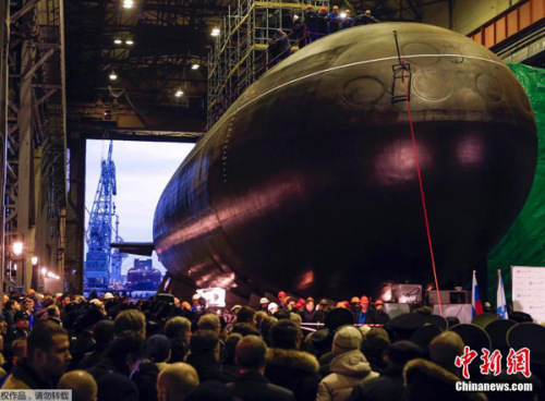 ��������˹�ˡ���Ǳͧ�ɶ���˹�챦ʯ���뺣����ƾ��з�