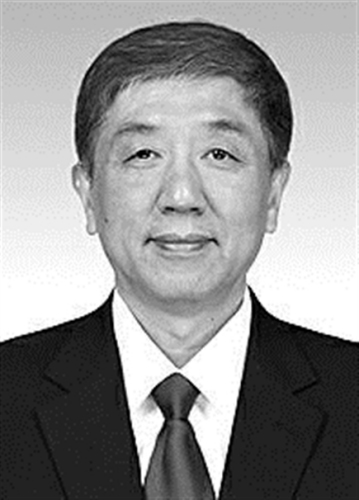 �ﾴ�����У�1958��1�³��������壬����ɽ���ĵǣ���ְ��ѧ��1977��1�²μӹ�����1978��12�¼����й��������������Ϻ��е�һ�м�����Ժ����ͥͥ�������Ƽ�Ϊ�Ϻ��е�һ�м�����Ժ��Ժ����ѡ��