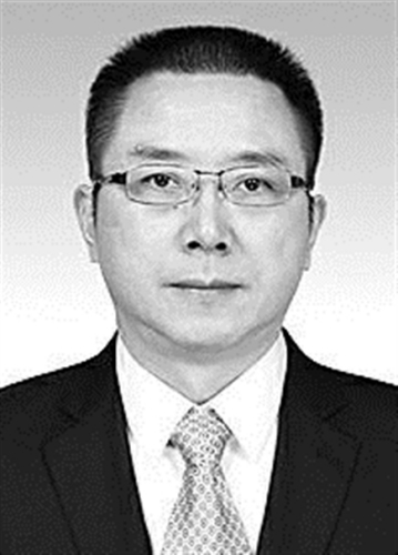 Τƽ���У�1961��11�³��������壬���Ὥ��������ȫ���ƴ�ѧ����ѧѧʿ��1982��7�²μӹ�����1984��10�¼����й��������������Ϻ��к˵�칫�ҵ��鸱��ǡ������Σ����ֹ������������Ϻ��к˵�칫�����Ρ�������ǡ�