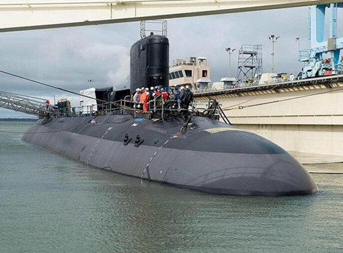 美海军“弗吉尼亚”级攻击性核潜艇(资料图) 美海军“弗吉尼亚”级攻击性核潜艇(资料图)