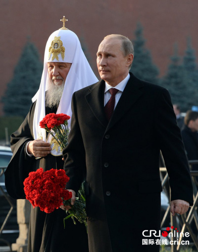 ������ʱ��2014��11��4�գ�����˹Ī˹�ƣ�����˹��ף�������Ž��ա����վ���ϯ��Ī˹�ƺ쳡�ļ�����������������������Ͳ�����˹���������ʻ���