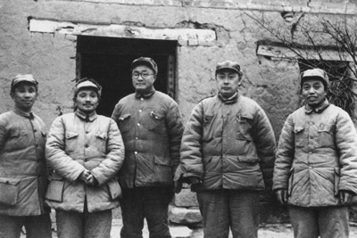 ��1948��11��16�գ������ί������������ǰ����ǰί��������ǰί��Ա��һ��������ԣ����Сƽ�������С����㡢̷���֡�