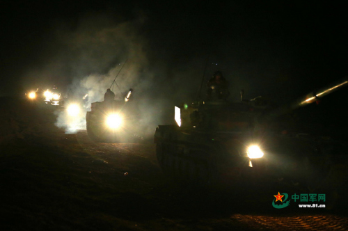 װ��ͻ��Ⱥս������