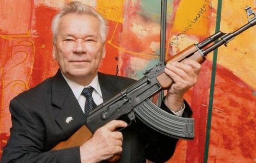 ����ͼ������ʲ��Ʒ��ֳ�AK-47ͻ����ǹ